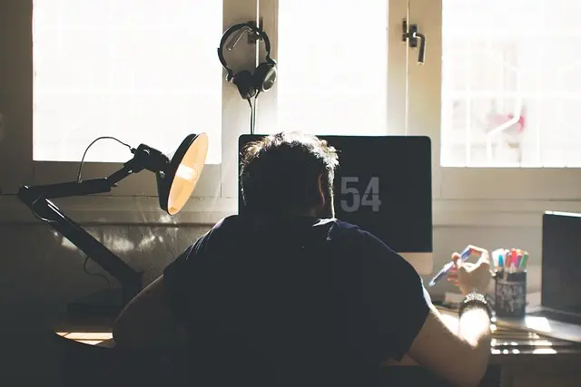 Comment fonctionne la virtualisation en informatique ?